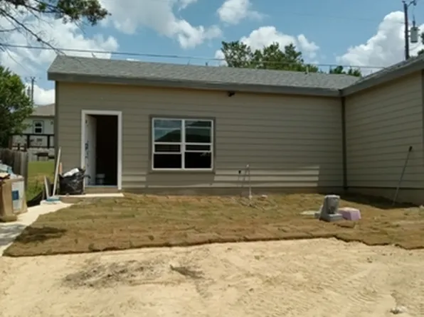 324 Ridgerock Dr #2, Canyon Lake, TX 78133