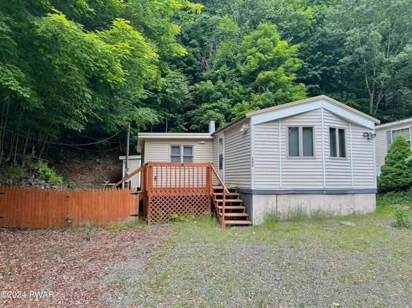 151 Forrest St, Greentown, PA 18426
