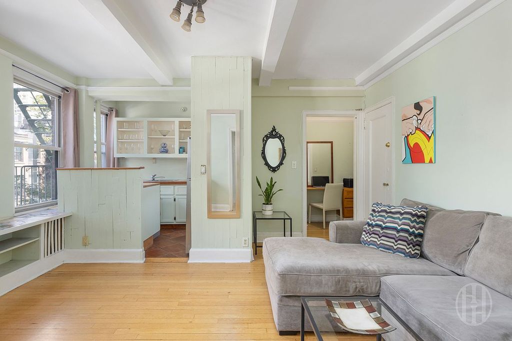 325 W 45th St APT 519, New York, NY, New York