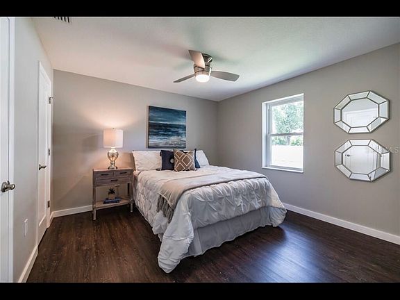 2nd image of 1724 W Henry Ave