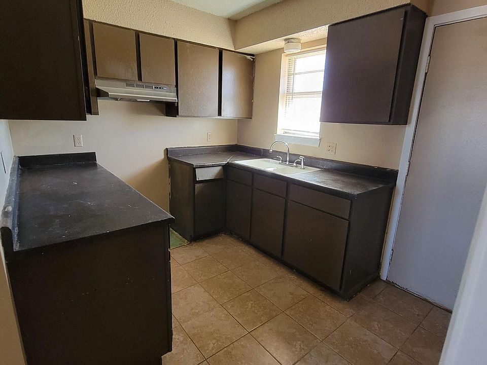 1st image of 1404 Becky Ct #1404