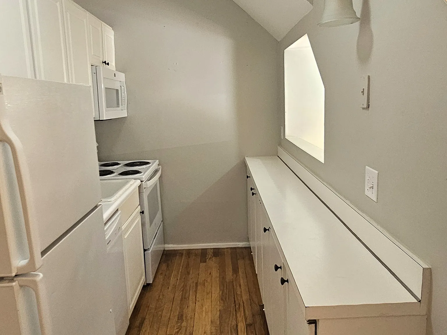 49 Warren St — Photo 2