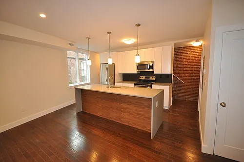 20 Sussex St Photo 1