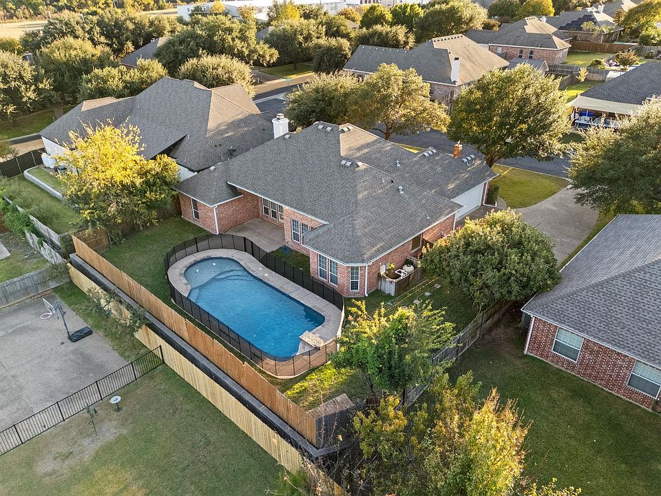 1st image of 1405 Gunnison Dr