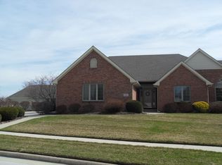 246 Willowood Cir, Bowling Green, OH 43402