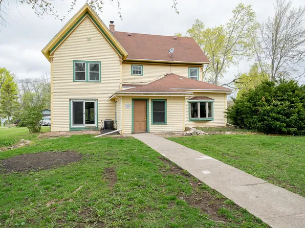 334 Waukau Rd, Omro, WI 54963