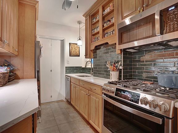 4th image of 5355 Henry Hudson Pkwy APT 6B