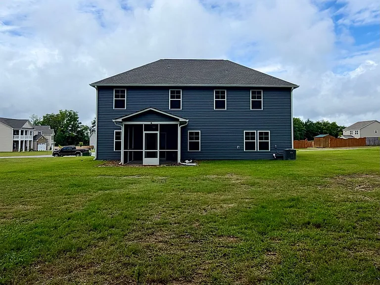 2370 Alden Dr — Photo 19