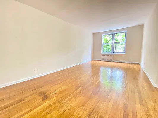 Rented by Queens Apartments Realty LLC | media 16