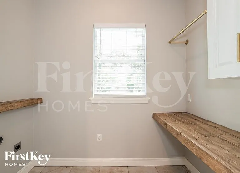 203 Saunders St — Photo 11