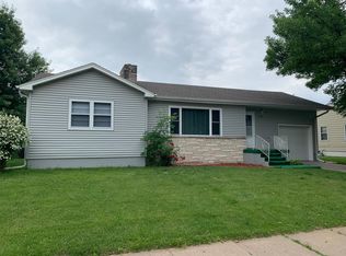 1325 E Linden Ave, Fremont, NE 68025