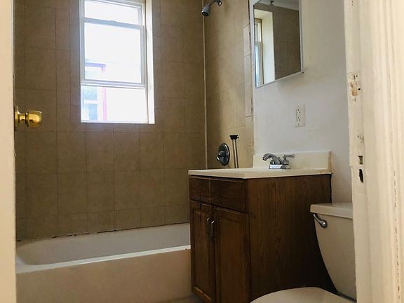 5th image of 236 Lexington Ave #4E