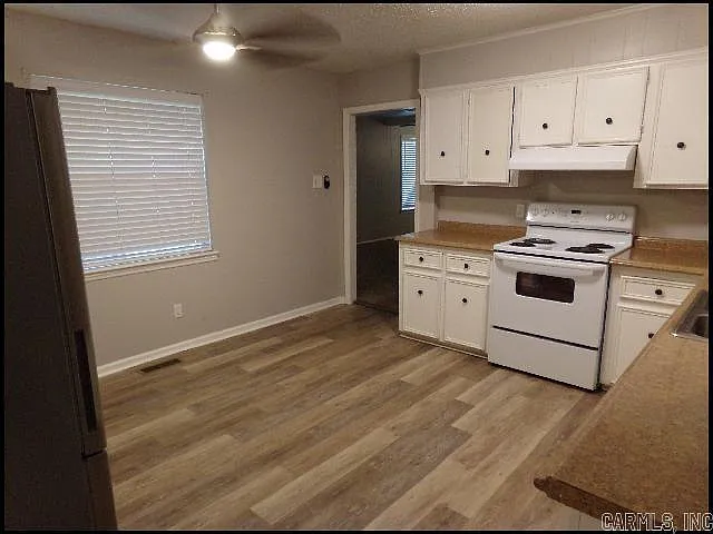2818 Stephanie Dr — Photo 5
