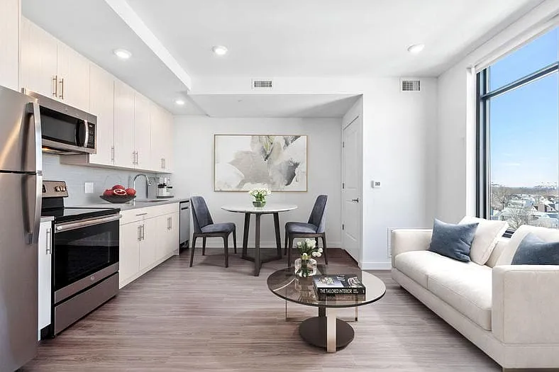 1 bed, 624 sqft, $2,605 — Photo 2