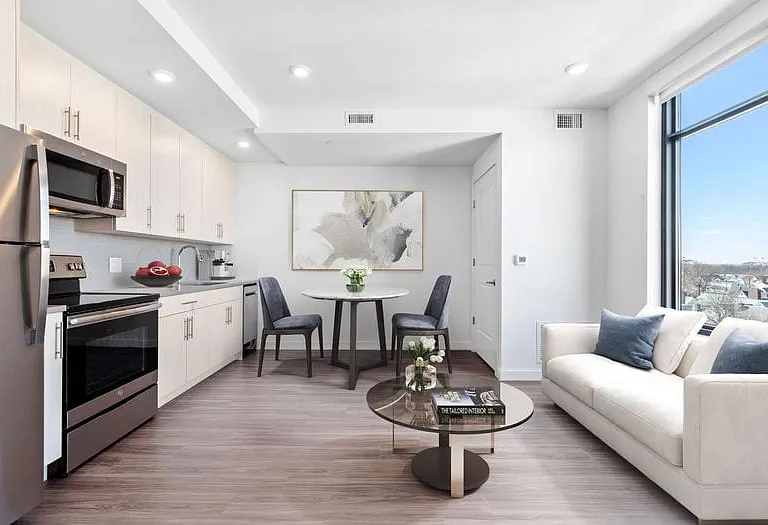 971 Broadway #405 — Photo 2
