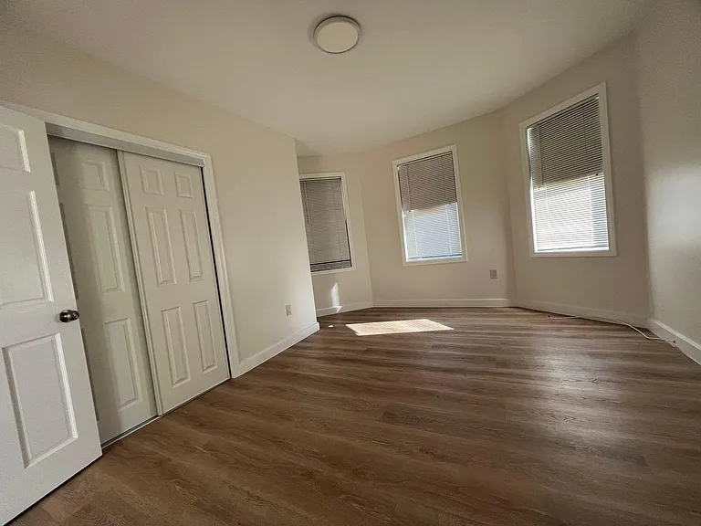 539 Washington St #2 — Photo 6