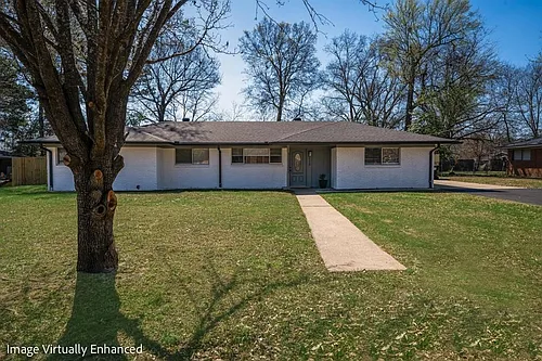 112 E Fairlane Dr Photo 1