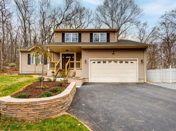 70 Whalehead Road, Ledyard, CT 06335