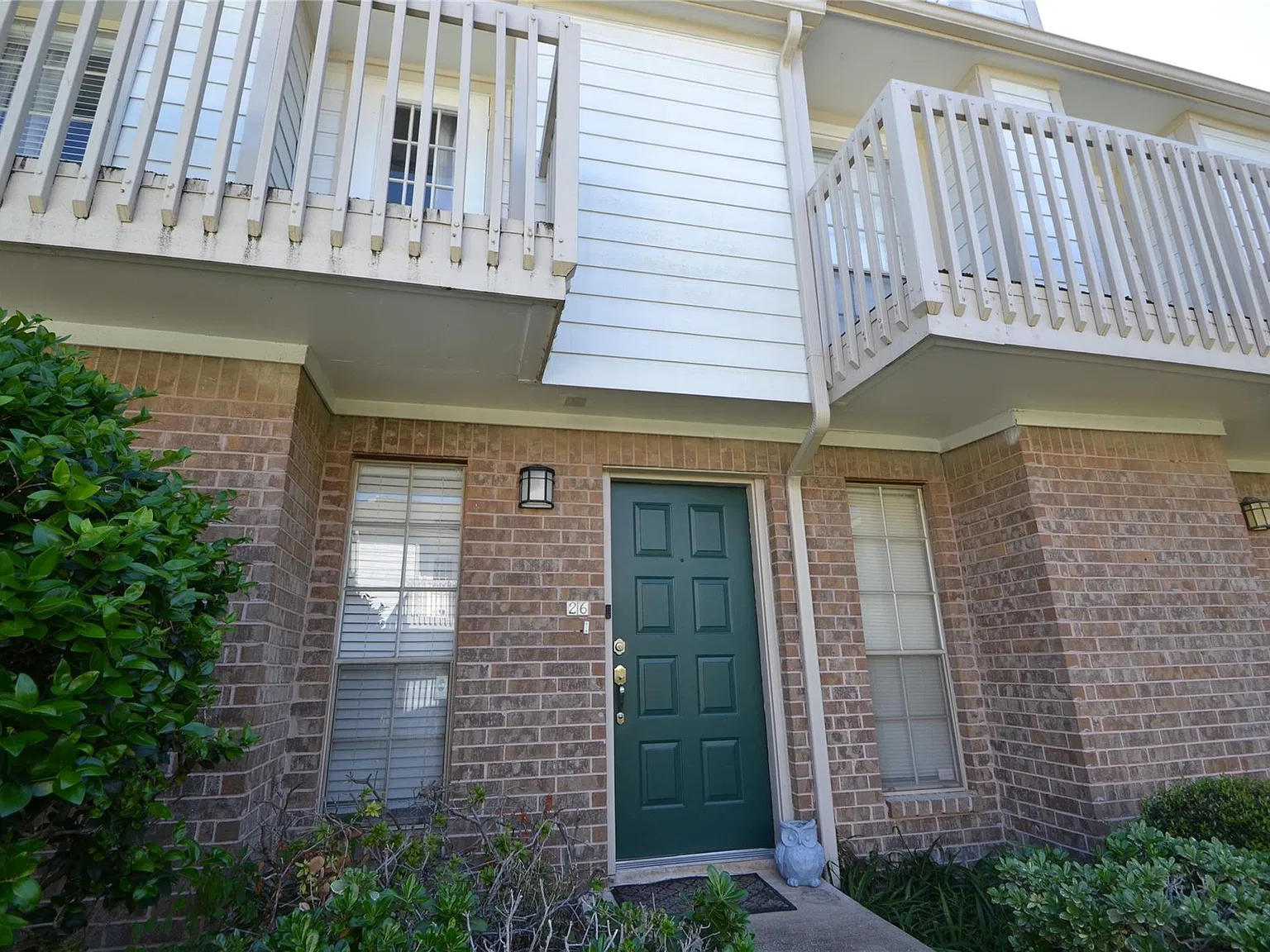 2 bed, 2.5 bath, 1040 sqft, $2,100 — Photo 2