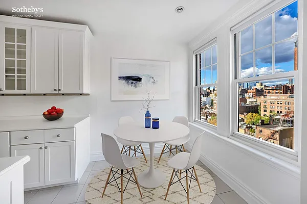 Sold by Sotheby's International Realty | media 2