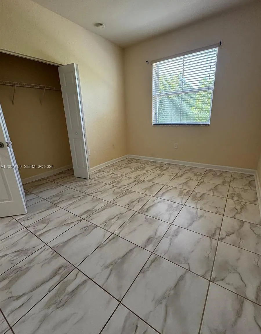3 bed, 2.5 bath, 1619 sqft, $3,500 — Photo 2