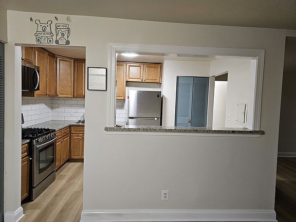 4th image of 4414 Island Pl