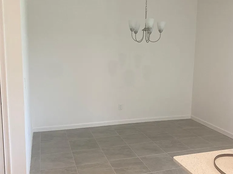 1065 Hendon Loop — Photo 8