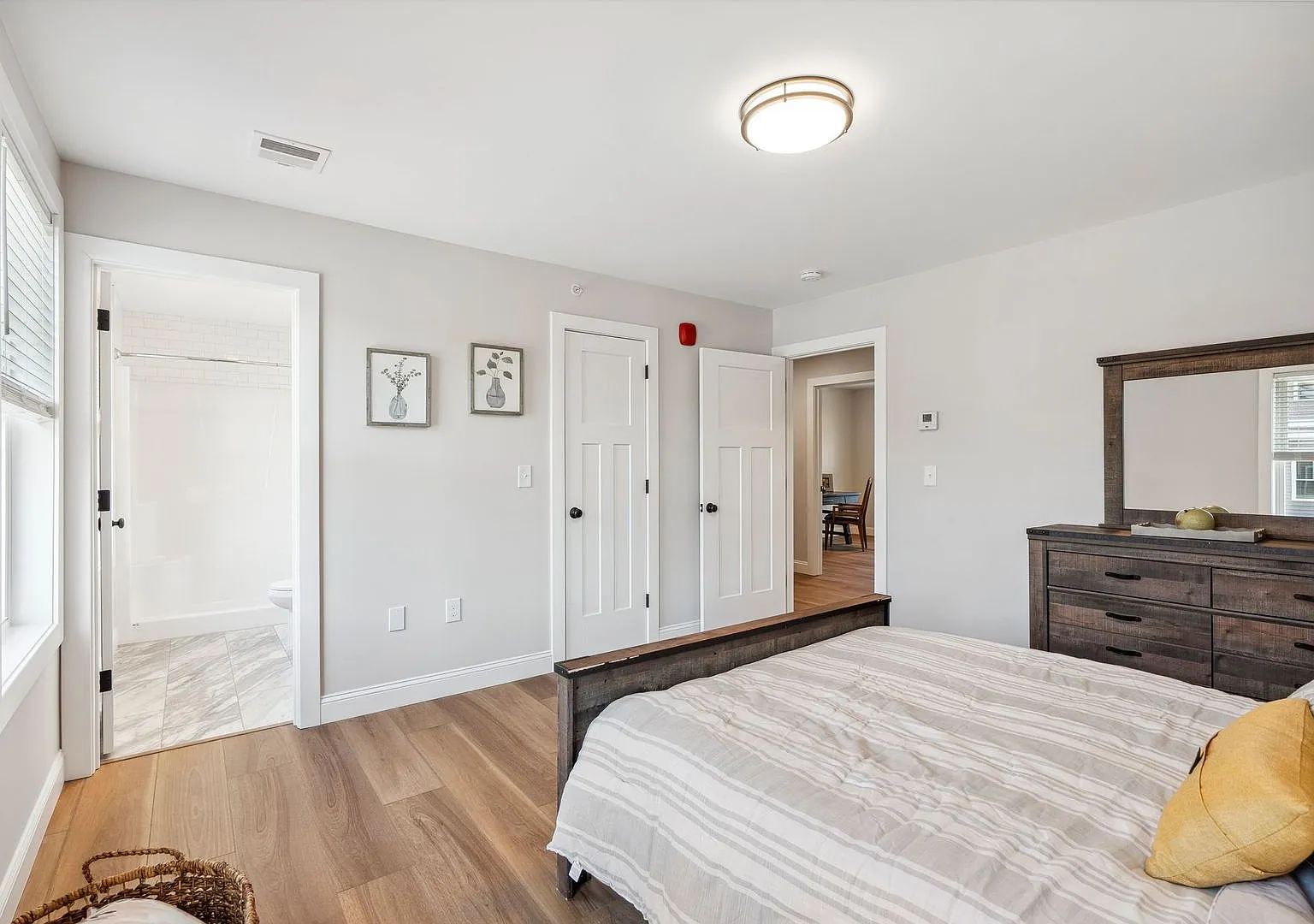 Bayberry Commons- 3 Bedroom 2.5 Bath Townhomes with 2 Car Garage — Photo 3