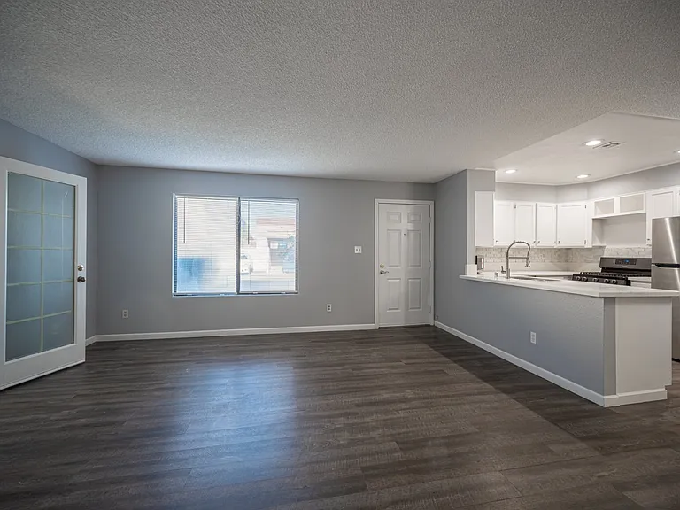 1406 Santa Margarita St #B — Photo 10