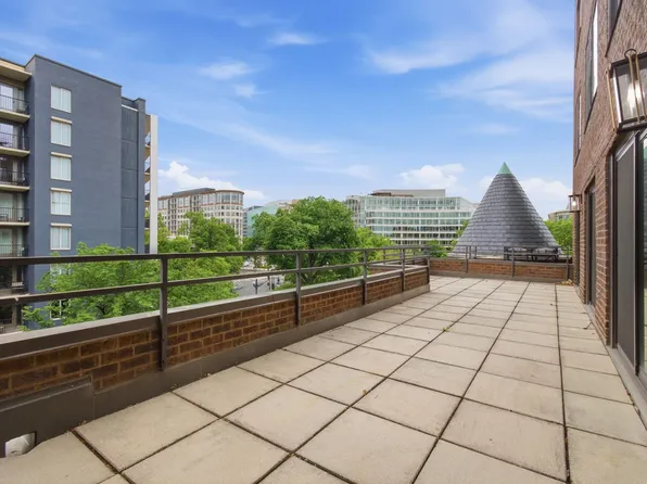 3 Washington Cir NW APT 507, Washington, DC 20037