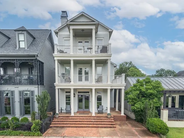 1020 Island Park Dr, Memphis, TN 38103