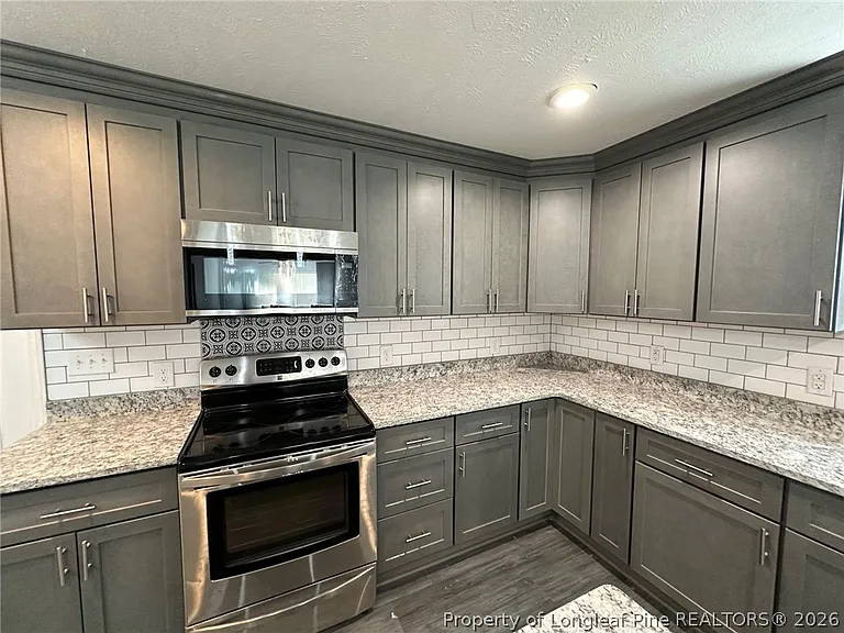 929 Fleetwood Dr — Photo 10