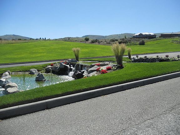 3rd image of 408 Desert Canyon