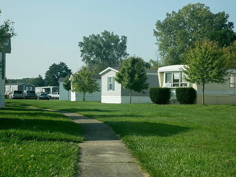 St. Clair Place — Photo 13