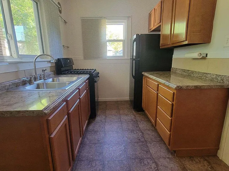 505 Graceland St NE — Photo 9