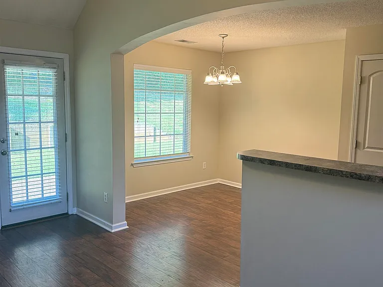 10389 Redmond Dr — Photo 11