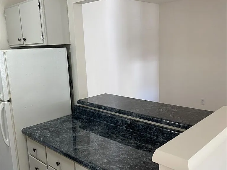 University Park Apartments near Cornell University — Photo 110