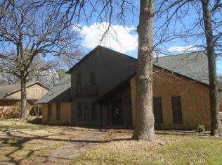 606 Queens Rd, Denison, TX 75020