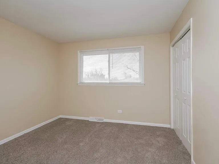 17343 Oriole Ave — Photo 8