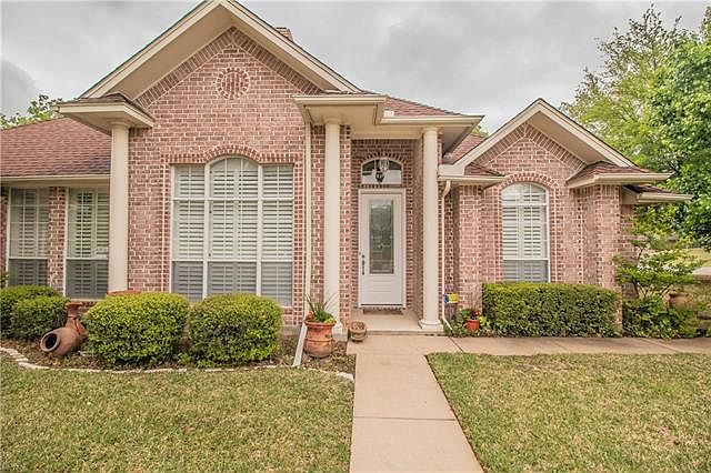 1st image of 1925 Basswood Ct
