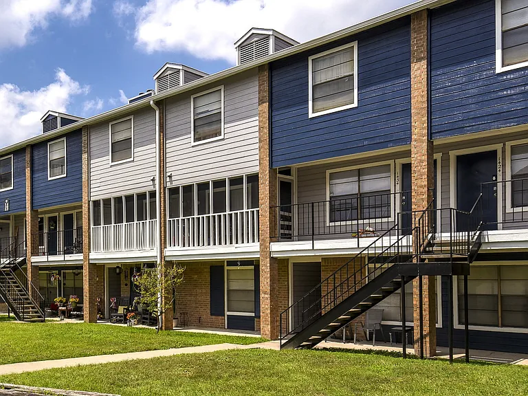 Remington House Apartments — Photo 6