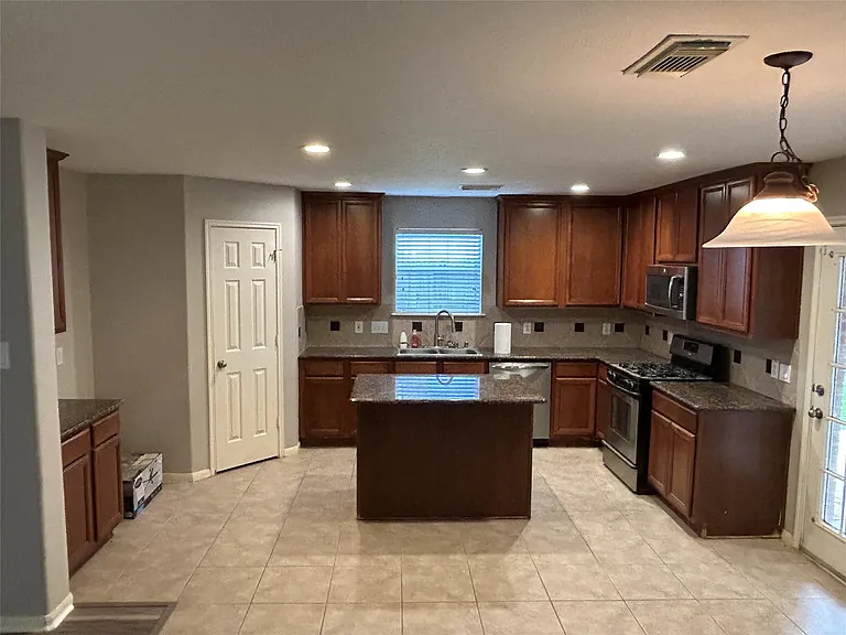 5410 Spring Oak Dr — Photo 5