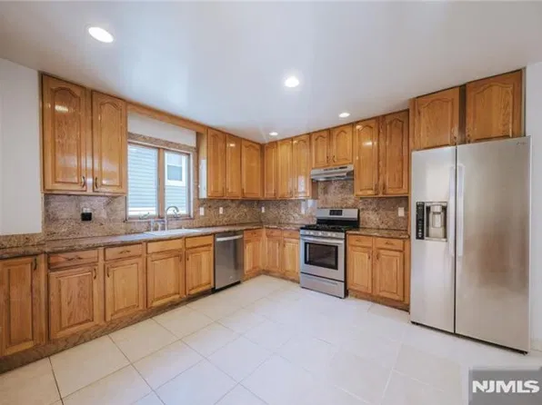 551 2nd Ave, Lyndhurst, NJ