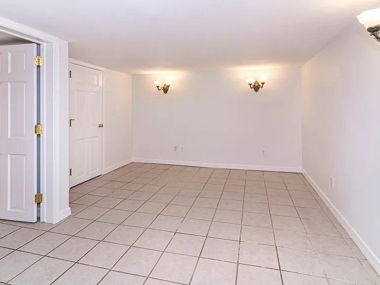 583 N Assembly Dr #2 — Photo 9