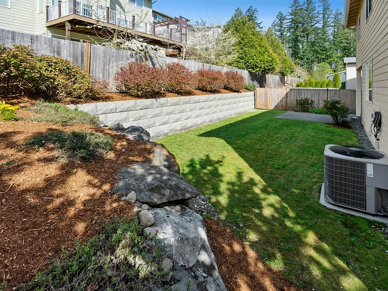 22704 SE 51st St — Photo 45