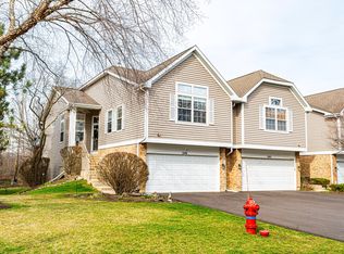 240 Prairie View Ln, Wheeling, IL 60090