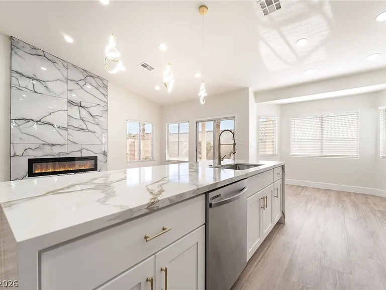 9205 Desert Village Ave — Photo 15