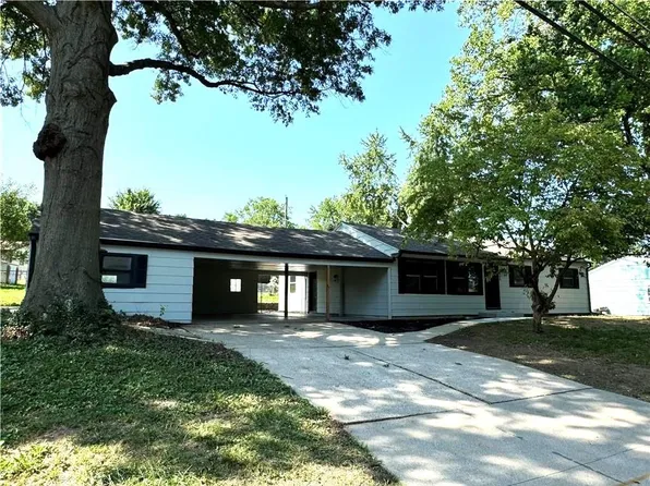 2111 Aull Ln, Lexington, MO 64067