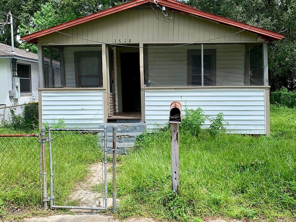 1st image of 1519 Steele St