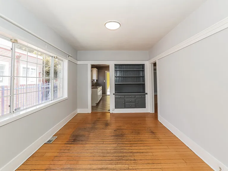 4692 Congress Ave — Photo 8